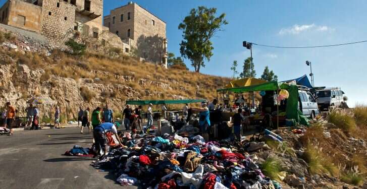 שוטר סמוי התחזה לסוחר בשוק בחיפה והביא למעצרם של שני חשודים בסחיטת דמי חסות