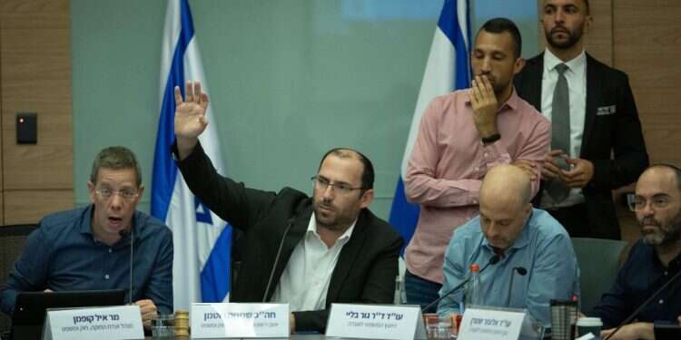 שמחה רוטמן בוועדת החוקה. צילום: יונתן זינדל, פלאש 90 המיזם החדש של שמחה רוטמן – מפלגת בד"ץ