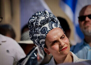 "חיוך של מנצחים": יעל שבח העידה מול הנאשם בסיוע לרצח בעלה רזיאל