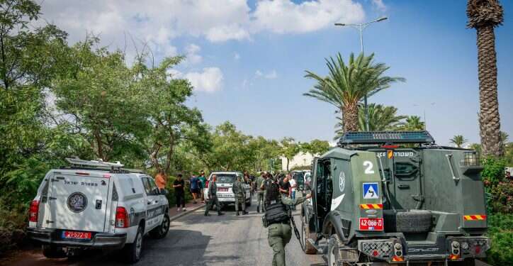 זירת הפיגוע במעלה אדומים. צילום: חיים גולדברג, פלאש 90 פיגוע ירי במעלה אדומים, שני פצועים קשה
