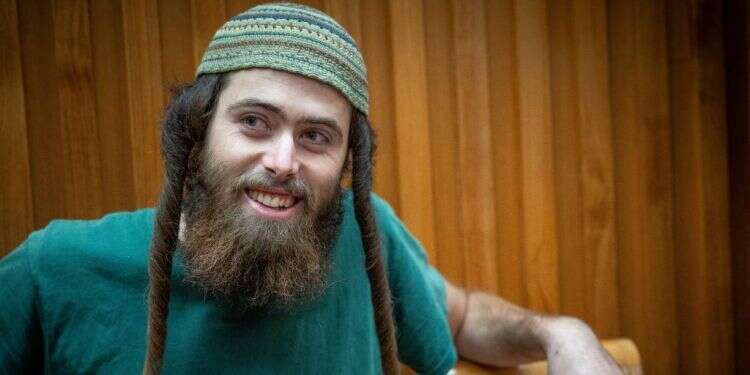 אלישע ירד בדיון בבית המשפט העליון.  צילום: יונתן זינדל - פלאש 90