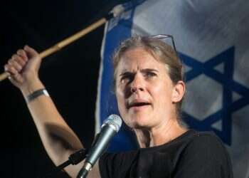 שנת האגרוף והדגל: סיכום מורחב לרפורמה המחאה והתפאורה