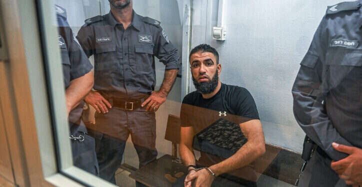 נהג החולייה שרצחה את רזיאל שבח בבית המשפט. צילום: פלאש 90 מאסר עולם ועוד 26 שנים לנהג החולייה שרצחה את רזיאל שבח הי"ד