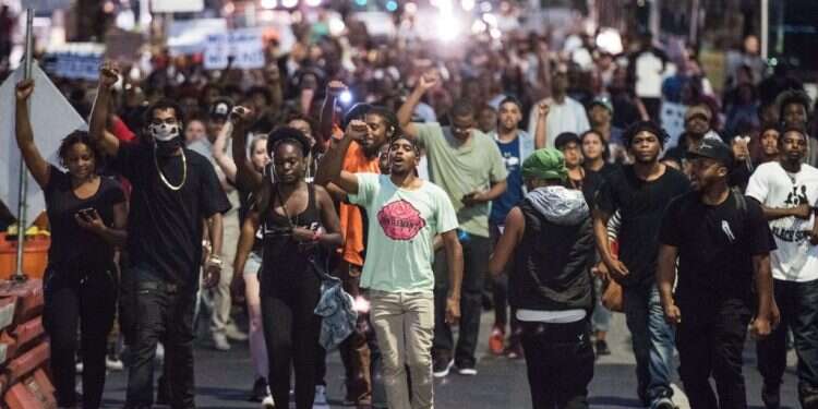 מי שרוצה להבין את ההיסטוריה של הקהילה השחורה בארה"ב, חייב לקרוא את הספר הזה