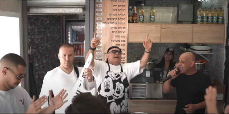 צילום מסך מתוך סרטון  יש סיבה ש"לחם חביתה" הצליח במקום בו פרסומות אחרות נכשלו