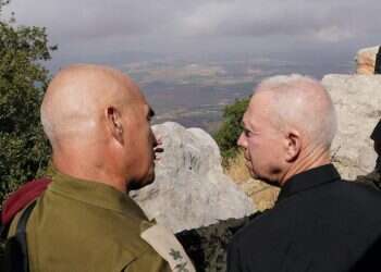 שר הביטחון מזהיר את חיזבאללה: "נחזיר את לבנון לעידן האבן"