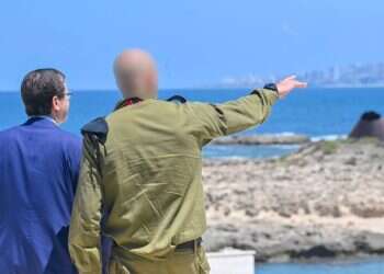 הנשיא הרצוג בביקור בבסיס שייטת 13: "להשאיר את צה"ל מאוחד"