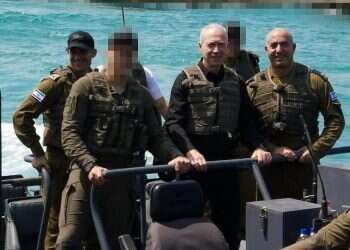 עם רגל פה רגל שם, גלנט ממש לא בסדר עם כולם