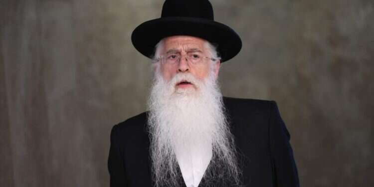 מאיר פרוש. צילום: שריה דיאמנט "דורשים התנצלות בפני הנפגעות": מחאה נגד השר פרוש שסייע לרב ברלנד