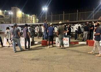 "קורא לשרי הימין להתעשת ולעצור עוד היום הניסיון להלך אימים על עצורים בכלא"