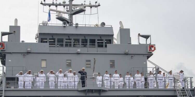 הנחתת אח ספינת מלחמה חדשה בצה"ל: הנחתת אח"י נחשון | צפו בתיעוד