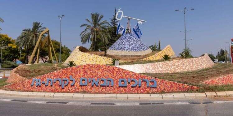 "לא מכירה את ראש העיר, אבל הרבה חילונים מתחילים לשנוא אותו"