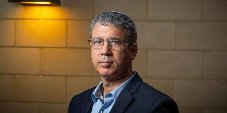 לעומת כל הצקצקנים, הרב חיים נבון חושב שהמריבות כאן הן סיבה לאופטימיות