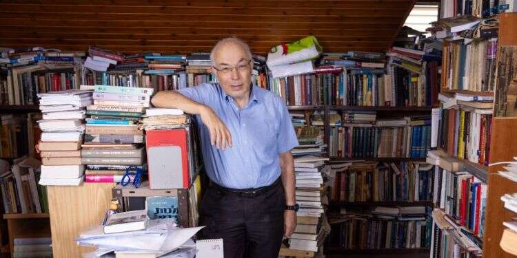 דן מכמן (76) ראש המכון הבין־לאומי לחקר השואה ביד ושם, ופרופסור (אמריטוס) לתולדות ישראל באוניברסיטת בר־אילן. צילום: אריק סולטן