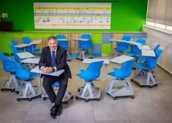 עשרות שנים אני גרה כאן ואין לי יכולת לתקשר עם מי שגר בהר לידי