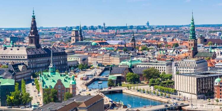 טרילוגיית קופנהגן: ספר שאי אפשר להפסיק לקרוא עד תומו