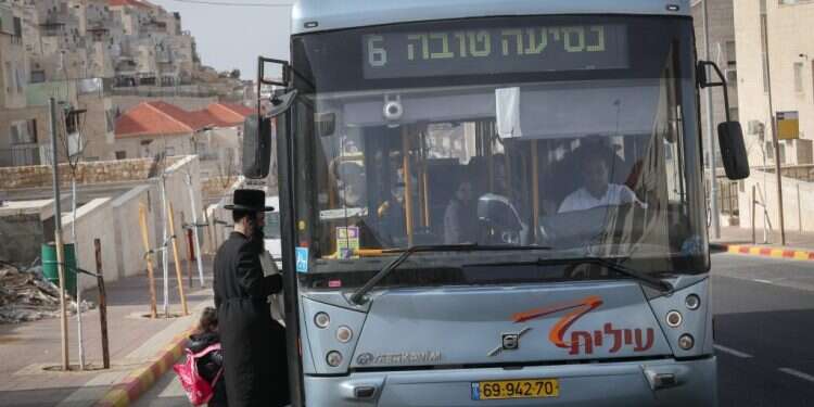 צילום: נתי שוחט/פלאש 90 קו 433 הוא פרץ של נוסטלגיה לשנות ה-90