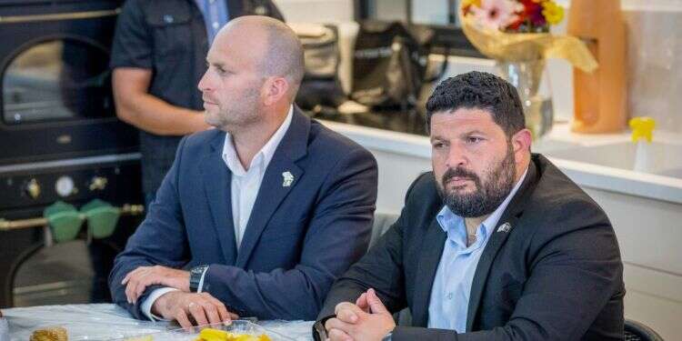 ח אלמוג כהן בטוח שחוק הפרוטקשן ישנה את המציאות ויעזור גם לבדואים