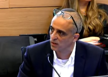 ביטול הדחת יו"ר הדואר: כך איבדנו את היכולת לעסוק ברצינות ביחסי הרשויות