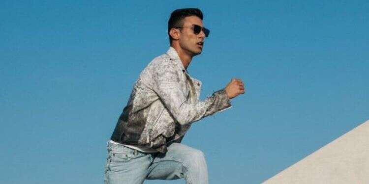 אייל חדד. צילום: רונן פדידה בנות, אלליי! הסטייליסט ששובר את הרשת וממלא אולמות במופעי סטנד-אפ