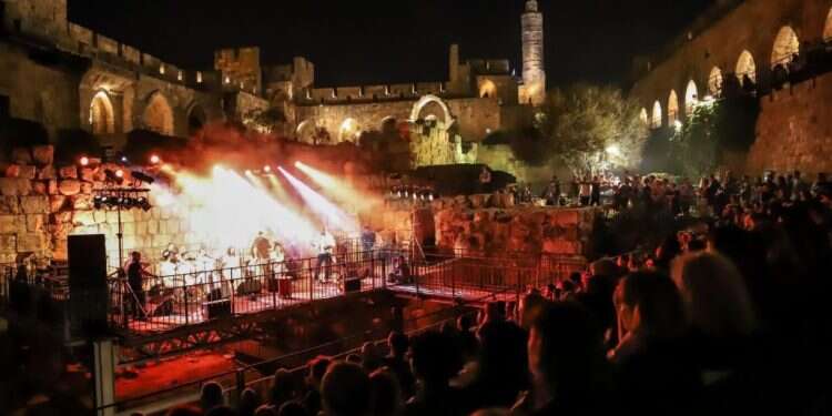 סליחות נוסח תחריר במגדל דוד, בשנה שעברה. צילום: ריקי רחמן ישי ריבו, שולי רנד ועקיבא עם האנדלוסית: מופעי הסליחות שאסור להחמיץ