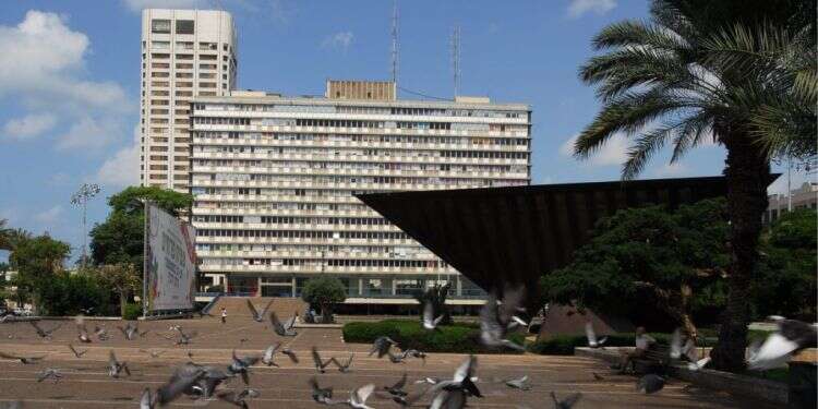 עיריית תל אביב. צילום: גלי יערי/פלאש 90 המחאה נגד הרפורמה הסעירה את תל-אביב וכעת זולגת לבחירות לעירייה