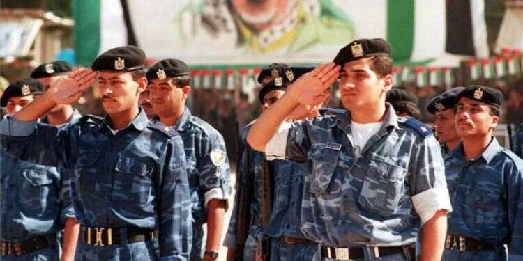 שוטרים פלסטינים בעזה, 1995. צילום: איי. אף. פי