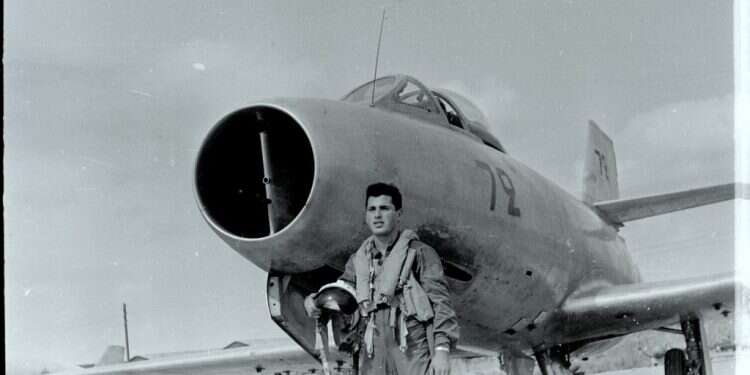 איך יוצאים מזה? "כילד בבסיס חיל האוויר אתה מגלה שילדי השבויים הם הכי פריווילגים"