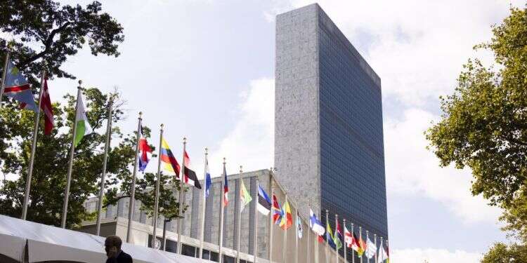 "הרס את תדמיתנו בעולם": באופוזיציה מגיבים לטיסת נתניהו לארה"ב