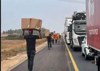 המשאית שנבזזה בכביש 6: במשטרה הודיעו כי פתחו בחקירה לאיתור המעורבים