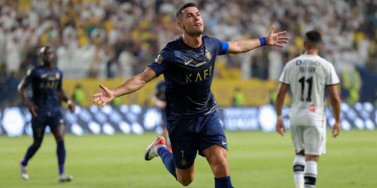 קיבל קהל אוהב. רונאלדו. צילום: AFP רונאלדו היה רק הפתיח: הסעודים כובשים את עולם הכדורגל עם ערמות של כסף