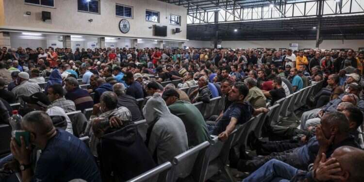 מעבר ארז, הבוקר. צילום: AFP