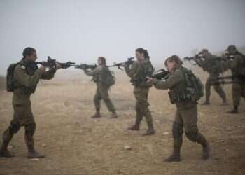 ראשי הישיבות והמכינות לרמטכ"ל: שילוב לוחמות ידחוק דתיים מהיחידות