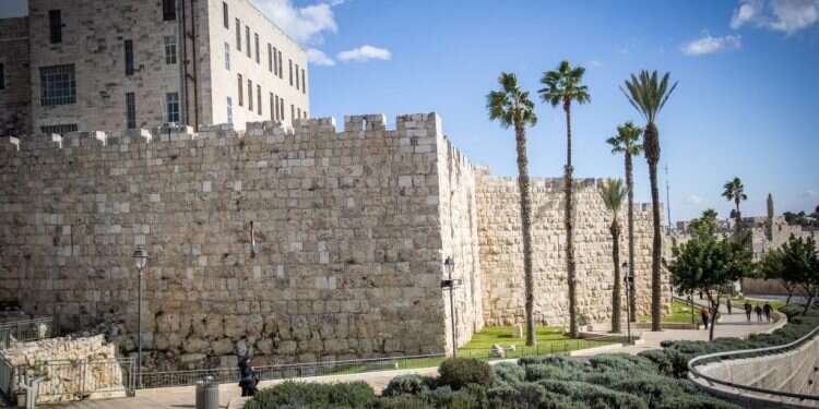 "אחרי החגים אתחיל דיאטה": איך נעבור את החגים בלי לעלות במשקל?