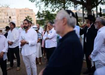 "למי זה הפריע?": סגן ראש העיר ת"א נגד הגבלות העירייה על תפילות יום כיפור