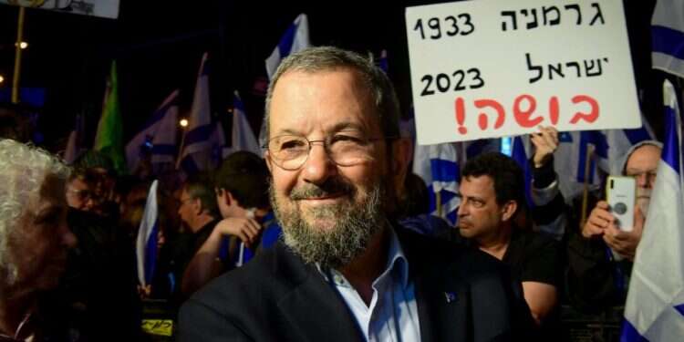 שנת האגרוף והדגל: סיכום מורחב לרפורמה המחאה והתפאורה