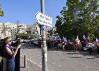 סקר: יותר ישראלים דורשים לגייס חרדים