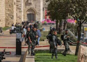 פיגוע דקירה בירושלים: 3 נפצעו, אחד מהם קשה – המחבל נעצר