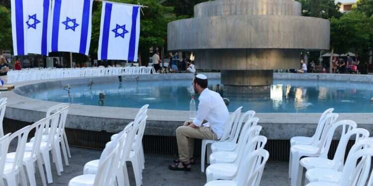 אזור התפילה של ראש יהודי בכיכר דיזנגוף, לפני כניסת יום כיפור. צילום: תומר נאומברג, פלאש 90 בתל-אביב שכחו מה זה להיות יהודים