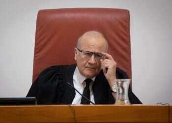 השופט שאינו מעוניין להיות חלק מ"המשפחה": יוסף אלרון – פרופיל