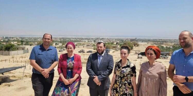 סיור אתמול מול תל יריחו לקראת החלטת אונסק