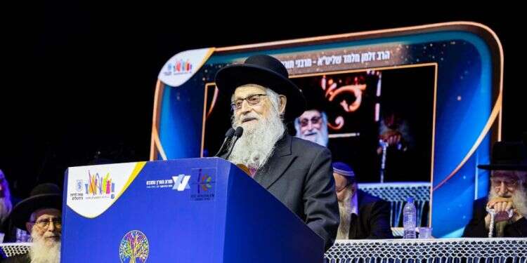 הרב זלמן מלמד בכנס רבני תורת הארץ הטובה. צילום: חיים טויטו רבנים בציונות הדתית בקריאה לבג"ץ: "הסמכות היחידה במדינה היא הרוב בבחירות"