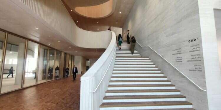 המבנה החדש של הספרייה הלאומית ארכיון המופעל על ידי רובוטים בלבד: המבנה החדש של הספרייה הלאומית