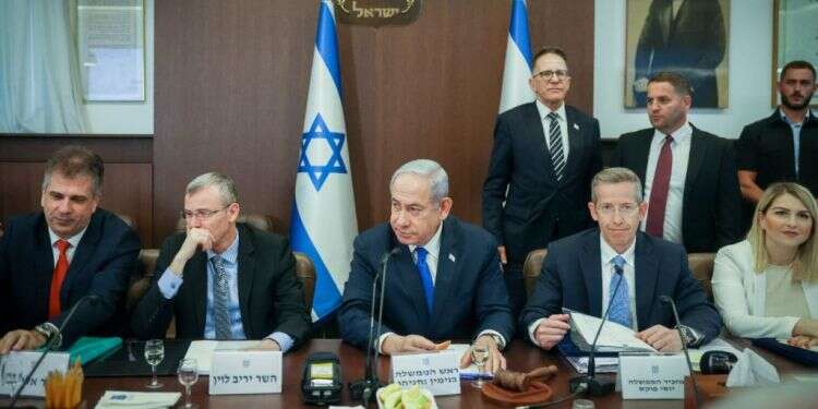 ישיבת הממשלה, היום. צילום: חיים גולדברג/פלאש90 הממשלה תאשר את מפת העדיפות הלאומית החדשה שתחזק את הנגב, הגליל ויו"ש