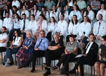 אירוע מרגש באוניברסיטת אריאל: הענקת "החלוק לבן"