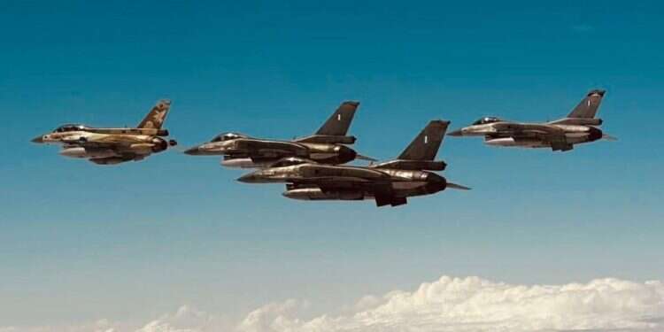 תרגיל צבאי משותף של צה בעומק שטח האויב ובאש חיה: חילות האוויר הישראלי והיווני תרגלו תקיפה משותפת