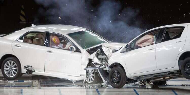 מבחני ריסוק. צילום: שאטרסטוק כתפיים צרות ירכיים רחבות: בובת מבחן הריסוק הנשית הראשונה בעולם