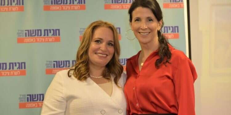 רות קבסה-אברמזון וחגית משה. צילום: מאיר אליפור חשיפת המועמדים ודילים אחרונים: היום נסגרות הרשימות לבחירות המקומיות