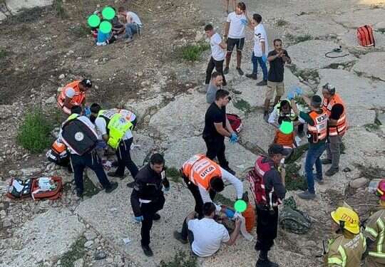 אוטובוס התהפך סמוך לבית שמש: 15 חניכים מתנועת "אריאל" נפצעו