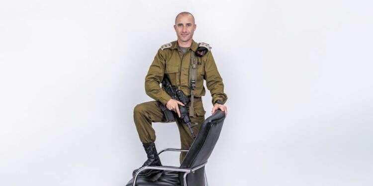 "מעניין אותי להרגיש פעם אחת איך זה להיות נשוי לאיש צבא, מפקד לוחם"